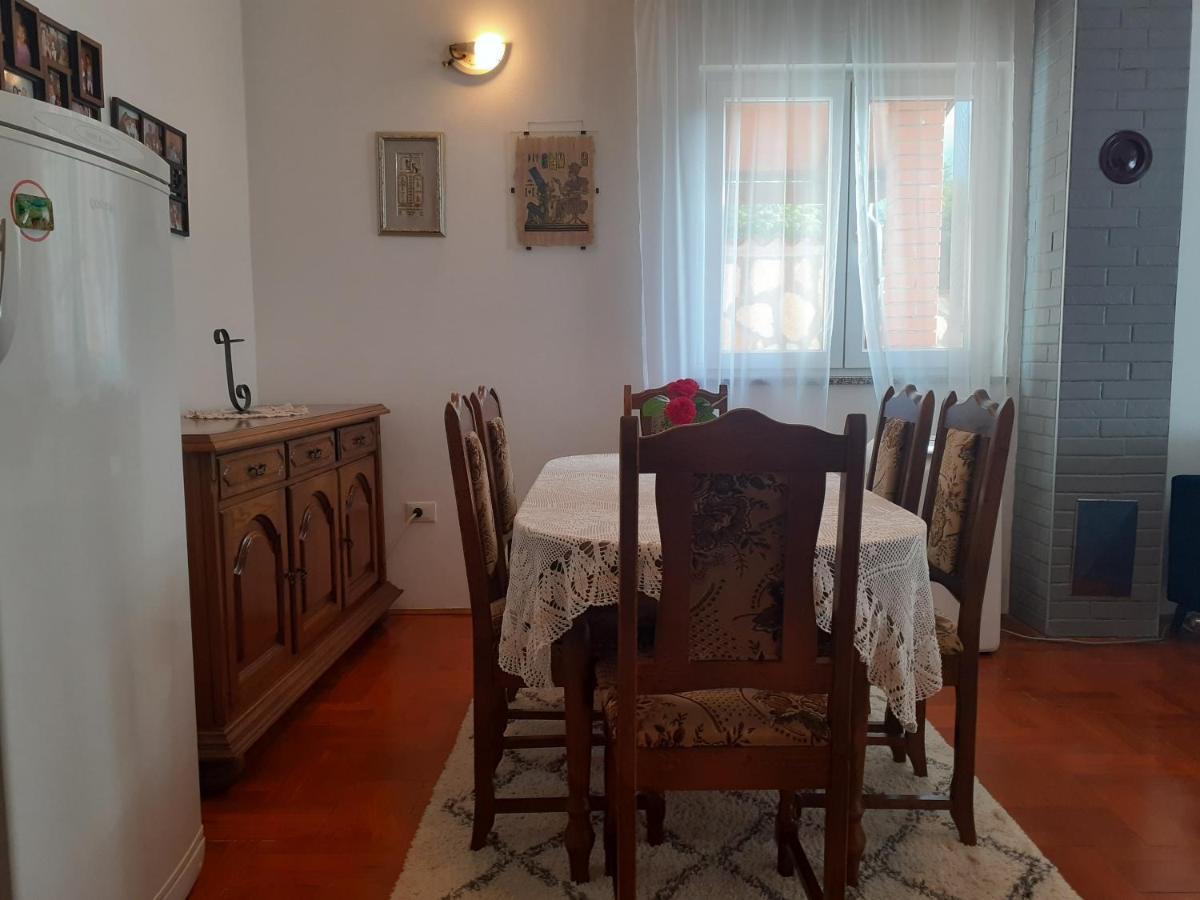 Sem Appartement Tar-Vabriga Buitenkant foto