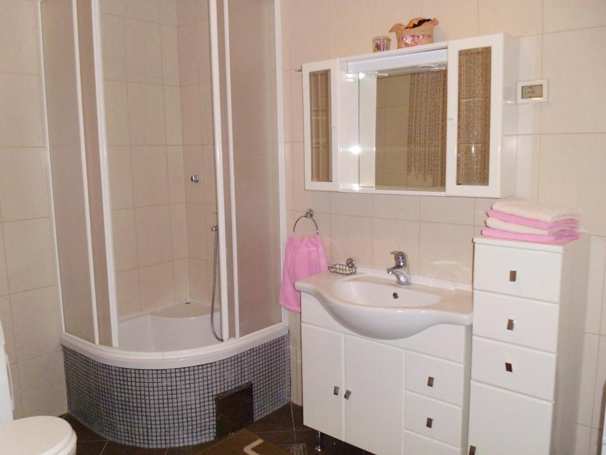 Sem Appartement Tar-Vabriga Buitenkant foto