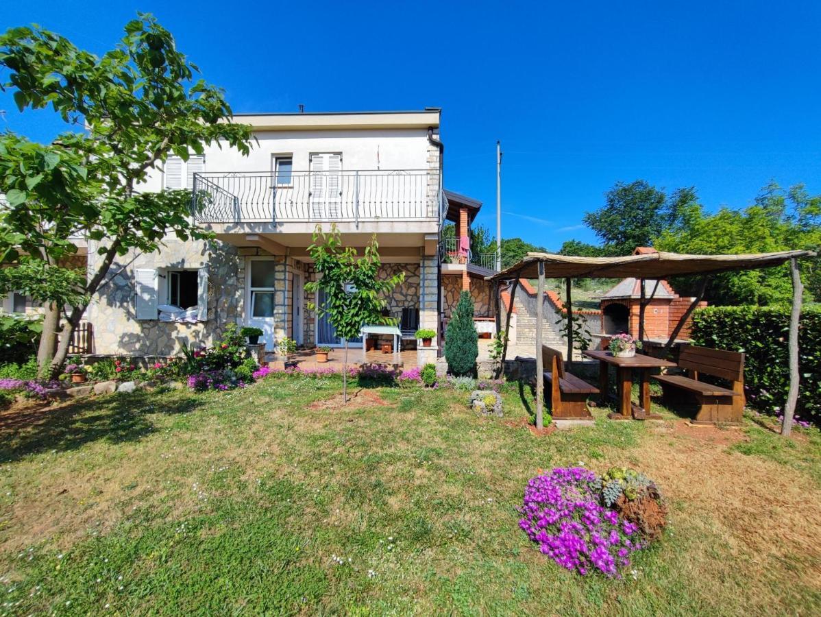 Sem Appartement Tar-Vabriga Buitenkant foto